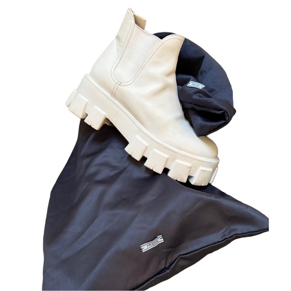 PRADA Monolith 55 Leather Lug-Sole Chelsea Boots. Size 9.5 Retail $1290 - Picture 10 of 15